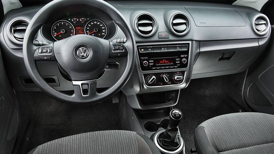 Arquitetura eletrônica permite instalação de novos equipamentos | <a href="https://beta-develop.quatrorodas.abril.com.br/carros/comparativos/hatches-compactos-729449.shtml" rel="migration">Leia mais</a> Arquitetura eletrônica permite instalação de novos equipamentos | <a href="https://beta-develop.quatrorodas.abril.com.br/carros/comparativos/hatches-compactos-729449.shtml" rel="migration">Leia mais</a>