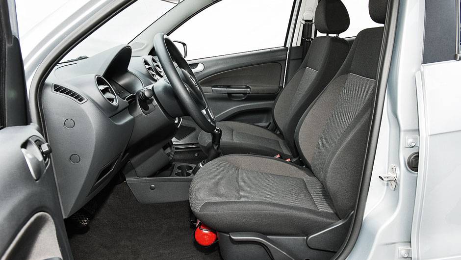 Banco tem ajuste de altura | <a href="https://beta-develop.quatrorodas.abril.com.br/carros/comparativos/hatches-compactos-729449.shtml" rel="migration">Leia mais</a> Banco tem ajuste de altura | <a href="https://beta-develop.quatrorodas.abril.com.br/carros/comparativos/hatches-compactos-729449.shtml" rel="migration">Leia mais</a>