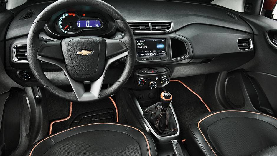 O modelo acima está carregado de itens... | <a href="https://beta-develop.quatrorodas.abril.com.br/carros/comparativos/hatches-compactos-729449.shtml" rel="migration">Leia mais</a> O modelo acima está carregado de itens... | <a href="https://beta-develop.quatrorodas.abril.com.br/carros/comparativos/hatches-compactos-729449.shtml" rel="migration">Leia mais</a>