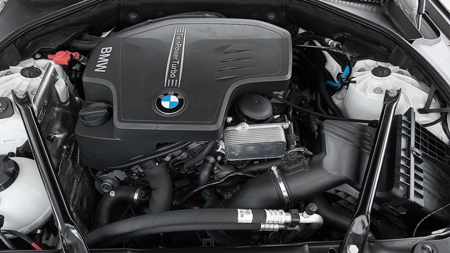 Motor 2.0 de quatro cilindros gera 245 cv | <a href="https://beta-develop.quatrorodas.abril.com.br/carros/lancamentos/bmw-528i-726871.shtml" rel="migration">Leia mais</a> Motor 2.0 de quatro cilindros gera 245 cv | <a href="https://beta-develop.quatrorodas.abril.com.br/carros/lancamentos/bmw-528i-726871.shtml" rel="migration">Leia mais</a>