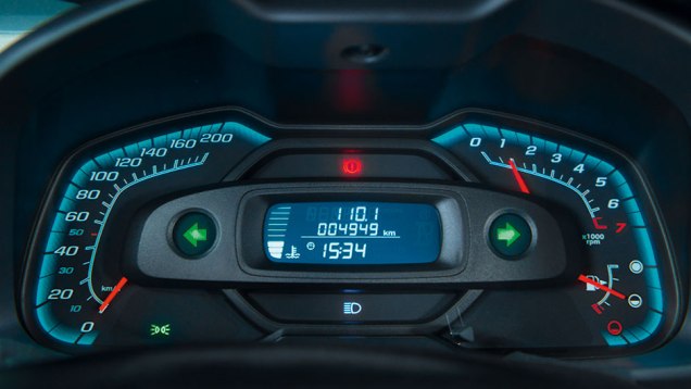 Computador de bordo é item de série | <a href="https://beta-develop.quatrorodas.abril.com.br/carros/comparativos/chevrolet-onix-x-chevrolet-agile-729371.shtml" rel="migration">Leia mais</a> Computador de bordo é item de série | <a href="https://beta-develop.quatrorodas.abril.com.br/carros/comparativos/chevrolet-onix-x-chevrolet-agile-729371.shtml" rel="migration">Leia mais</a>