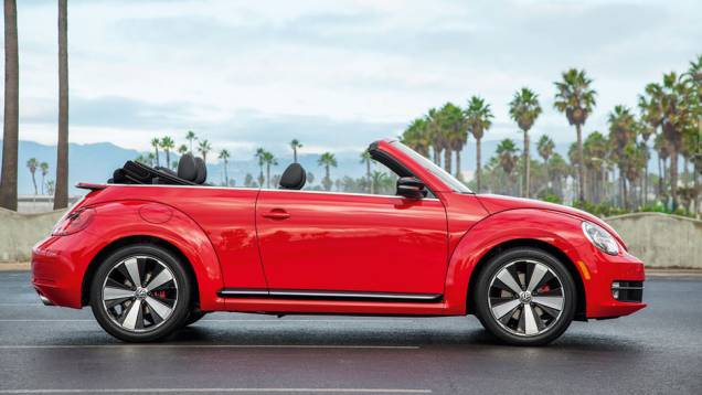 ...mas 11 para erguê-la e encaixá-la na moldura do para-brisa | <a href="https://beta-develop.quatrorodas.abril.com.br/carros/impressoes/vw-fusca-cabrio-729186.shtml" rel="migration">Leia mais</a> ...mas 11 para erguê-la e encaixá-la na moldura do para-brisa | <a href="https://beta-develop.quatrorodas.abril.com.br/carros/impressoes/vw-fusca-cabrio-729186.shtml" rel="migration">Leia mais</a>