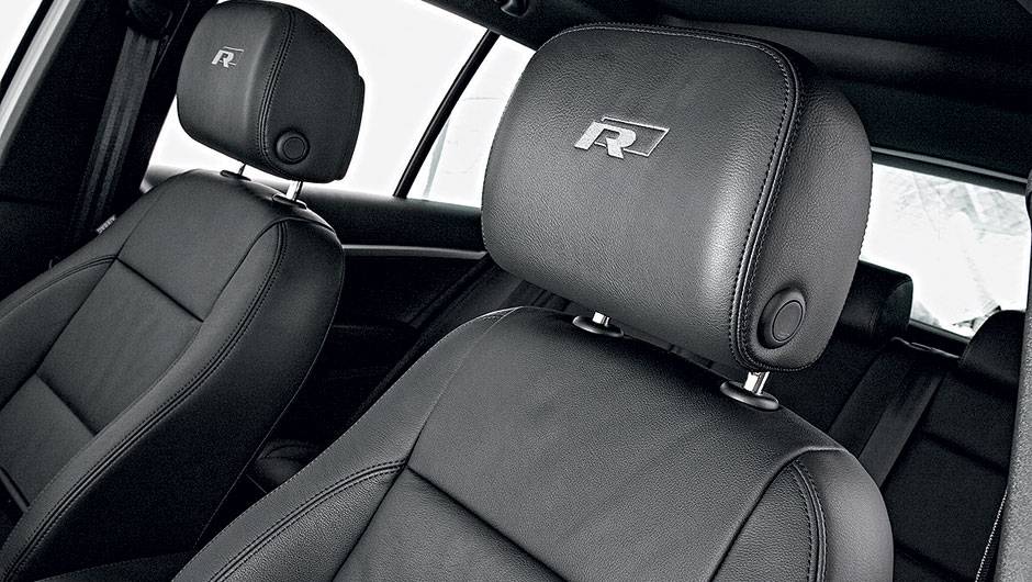 Bancos personalizados, só no pacote Completo | <a href="https://beta-develop.quatrorodas.abril.com.br/carros/lancamentos/vw-tiguan-r-line-726908.shtml" rel="migration">Leia mais</a> Bancos personalizados, só no pacote Completo | <a href="https://beta-develop.quatrorodas.abril.com.br/carros/lancamentos/vw-tiguan-r-line-726908.shtml" rel="migration">Leia mais</a>