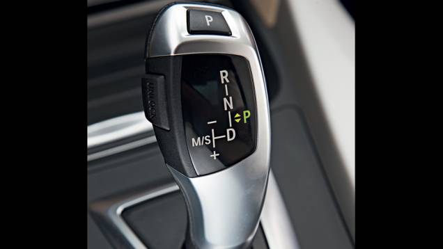 Câmbio tem engates eletrônicos,... | <a href="https://beta-develop.quatrorodas.abril.com.br/carros/comparativos/bmw-320i-x-mercedes-benz-c180-733587.shtml" rel="migration">Leia mais</a> Câmbio tem engates eletrônicos,... | <a href="https://beta-develop.quatrorodas.abril.com.br/carros/comparativos/bmw-320i-x-mercedes-benz-c180-733587.shtml" rel="migration">Leia mais</a>