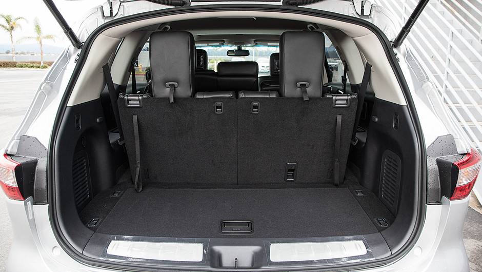 ...os assentos ficam embutidos no piso | <a href="https://beta-develop.quatrorodas.abril.com.br/carros/impressoes/infiniti-jx35-733283.shtml" rel="migration">Leia mais</a> ...os assentos ficam embutidos no piso | <a href="https://beta-develop.quatrorodas.abril.com.br/carros/impressoes/infiniti-jx35-733283.shtml" rel="migration">Leia mais</a>
