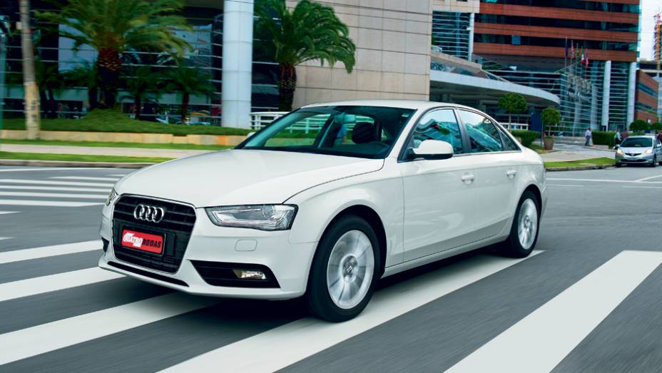 Luzes diurnas de led chamam a atenção no trânsito | <a href="https://beta-develop.quatrorodas.abril.com.br/carros/lancamentos/audi-a4-attraction-734796.shtml" rel="migration">Leia mais</a> Luzes diurnas de led chamam a atenção no trânsito | <a href="https://beta-develop.quatrorodas.abril.com.br/carros/lancamentos/audi-a4-attraction-734796.shtml" rel="migration">Leia mais</a>