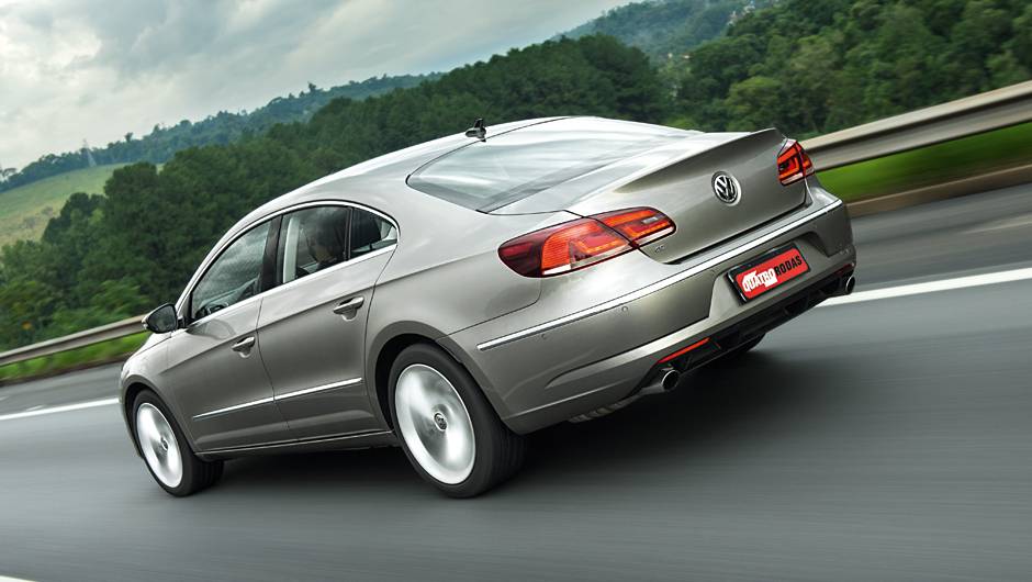 As lanternas multifacetadas, com leds, fazem parte do DNA dos novos Volkswagen | <a href="https://beta-develop.quatrorodas.abril.com.br/carros/lancamentos/volkswagen-cc-v6-3-6-734636.shtml" rel="migration">Leia mais</a> As lanternas multifacetadas, com leds, fazem parte do DNA dos novos Volkswagen | <a href="https://beta-develop.quatrorodas.abril.com.br/carros/lancamentos/volkswagen-cc-v6-3-6-734636.shtml" rel="migration">Leia mais</a>