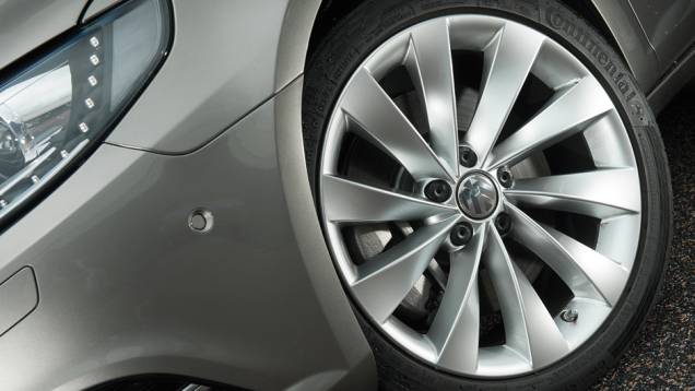 Rodas esportivas aro 18 | <a href="https://beta-develop.quatrorodas.abril.com.br/carros/lancamentos/volkswagen-cc-v6-3-6-734636.shtml" rel="migration">Leia mais</a> Rodas esportivas aro 18 | <a href="https://beta-develop.quatrorodas.abril.com.br/carros/lancamentos/volkswagen-cc-v6-3-6-734636.shtml" rel="migration">Leia mais</a>