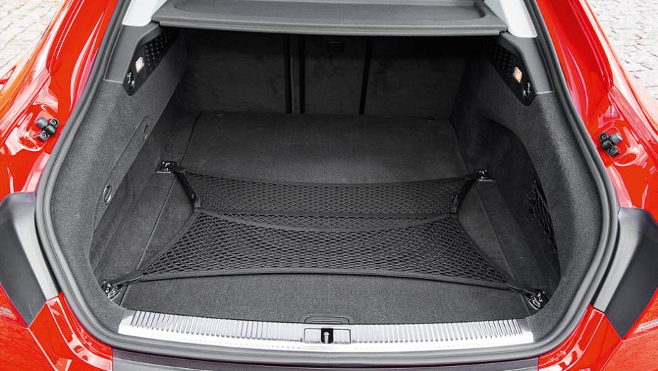 Porta-malas: espa&ccedil;o para 535 litros de bagagem | <a href="https://beta-develop.quatrorodas.abril.com.br/carros/testes/audi-s7-sportback-739614.shtml" rel="migration">Leia mais</a>