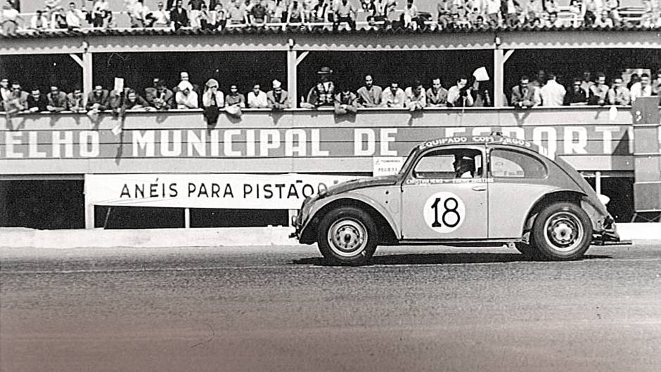 Bird era espectador nas primeiras Mil Milhas, em 1956 | <a href="https://beta-develop.quatrorodas.abril.com.br/reportagens/classicos/bird-clemente-homem-tempo-740103.shtml" rel="migration">Leia mais</a> Bird era espectador nas primeiras Mil Milhas, em 1956 | <a href="https://beta-develop.quatrorodas.abril.com.br/reportagens/classicos/bird-clemente-homem-tempo-740103.shtml" rel="migration">Leia mais</a>