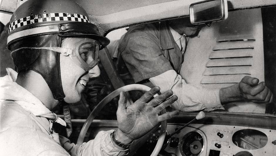 A primeira corrida com um DKW, nas Mil Milhas de 1959 | <a href="https://beta-develop.quatrorodas.abril.com.br/reportagens/classicos/bird-clemente-homem-tempo-740103.shtml" rel="migration">Leia mais</a> A primeira corrida com um DKW, nas Mil Milhas de 1959 | <a href="https://beta-develop.quatrorodas.abril.com.br/reportagens/classicos/bird-clemente-homem-tempo-740103.shtml" rel="migration">Leia mais</a>