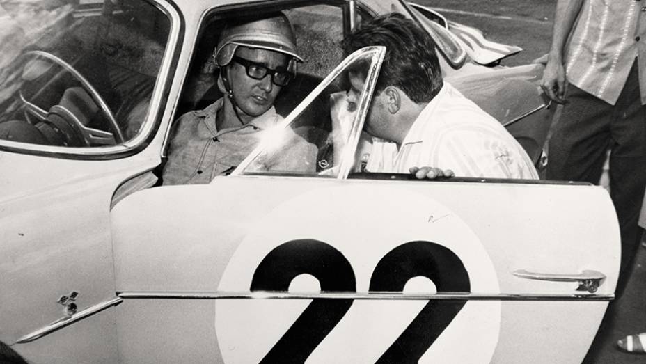 No Interlagos 22: pulverizando o tempo | <a href="https://beta-develop.quatrorodas.abril.com.br/reportagens/classicos/bird-clemente-homem-tempo-740103.shtml" rel="migration">Leia mais</a> No Interlagos 22: pulverizando o tempo | <a href="https://beta-develop.quatrorodas.abril.com.br/reportagens/classicos/bird-clemente-homem-tempo-740103.shtml" rel="migration">Leia mais</a>