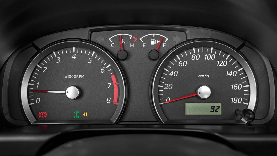 Quadro de instrumentos oferece o essencial | <a href="https://beta-develop.quatrorodas.abril.com.br/carros/testes/suzuki-jimny-737775.shtml" rel="migration">Leia mais</a> Quadro de instrumentos oferece o essencial | <a href="https://beta-develop.quatrorodas.abril.com.br/carros/testes/suzuki-jimny-737775.shtml" rel="migration">Leia mais</a>