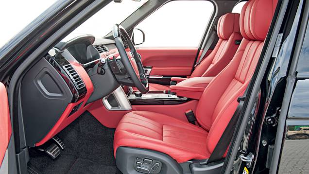 Há ajustes elétricos na coluna de direção... | <a href="https://beta-develop.quatrorodas.abril.com.br/carros/testes/land-rover-range-rover-vogue-738240.shtml" rel="migration">Leia mais</a> Há ajustes elétricos na coluna de direção... | <a href="https://beta-develop.quatrorodas.abril.com.br/carros/testes/land-rover-range-rover-vogue-738240.shtml" rel="migration">Leia mais</a>