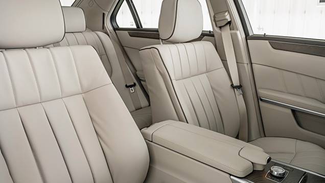 Sem grandes mudanças no interior, o espaço é o mesmo da versão anterior | <a href="https://beta-develop.quatrorodas.abril.com.br/carros/impressoes/mercedes-benz-400-738463.shtml" rel="migration">Leia mais</a> Sem grandes mudanças no interior, o espaço é o mesmo da versão anterior | <a href="https://beta-develop.quatrorodas.abril.com.br/carros/impressoes/mercedes-benz-400-738463.shtml" rel="migration">Leia mais</a>