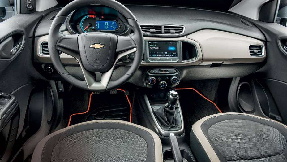 Exceto pela cor, painel é idêntico ao do Onix | <a href="https://beta-develop.quatrorodas.abril.com.br/carros/testes/chevrolet-prisma-ltz-1-4-737233.shtml" rel="migration">Leia mais</a> Exceto pela cor, painel é idêntico ao do Onix | <a href="https://beta-develop.quatrorodas.abril.com.br/carros/testes/chevrolet-prisma-ltz-1-4-737233.shtml" rel="migration">Leia mais</a>