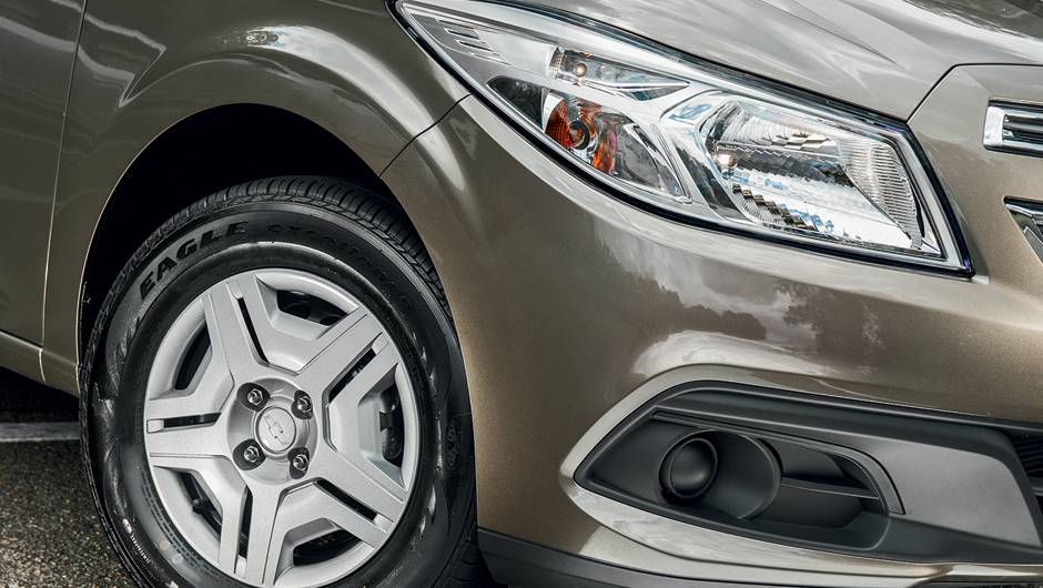 Versão LT 1.0: calotas e ausência dos faróis de neblina... | <a href="https://beta-develop.quatrorodas.abril.com.br/carros/testes/chevrolet-prisma-ltz-1-4-737233.shtml" rel="migration">Leia mais</a> Versão LT 1.0: calotas e ausência dos faróis de neblina... | <a href="https://beta-develop.quatrorodas.abril.com.br/carros/testes/chevrolet-prisma-ltz-1-4-737233.shtml" rel="migration">Leia mais</a>