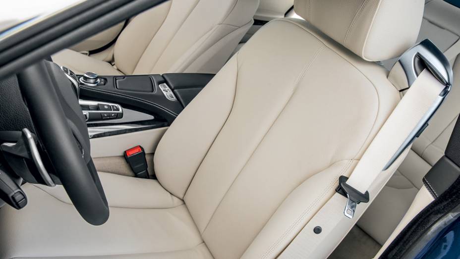 Ancoragem do cinto &eacute; feita no encosto do banco | <a href="https://beta-develop.quatrorodas.abril.com.br/carros/lancamentos/bmw-serie-6-gran-coupe-740122.shtml" rel="migration">Leia mais</a>