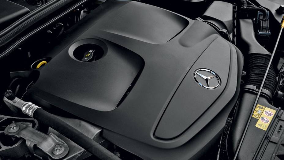 Seu motor &eacute; um 2.0 turbinado com 211 cv | <a href="https://beta-develop.quatrorodas.abril.com.br/carros/impressoes/mercedes-benz-cla-250-740748.shtml" rel="migration">Leia mais</a>