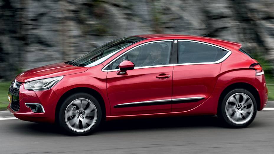 Linha DS tem status de marca com vida própria | <a href="https://beta-develop.quatrorodas.abril.com.br/carros/testes/citroen-ds4-740640.shtml" rel="migration">Leia mais</a>