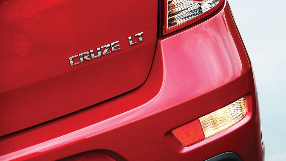 Sensor de estacionamento é de série apenas na versão top de linha | <a href="https://beta-develop.quatrorodas.abril.com.br/carros/comparativos/peugeot-308-x-hyundai-i30-x-chevrolet-cruze-740626.shtml" rel="migration">Leia mais</a> Sensor de estacionamento é de série apenas na versão top de linha | <a href="https://beta-develop.quatrorodas.abril.com.br/carros/comparativos/peugeot-308-x-hyundai-i30-x-chevrolet-cruze-740626.shtml" rel="migration">Leia mais</a>