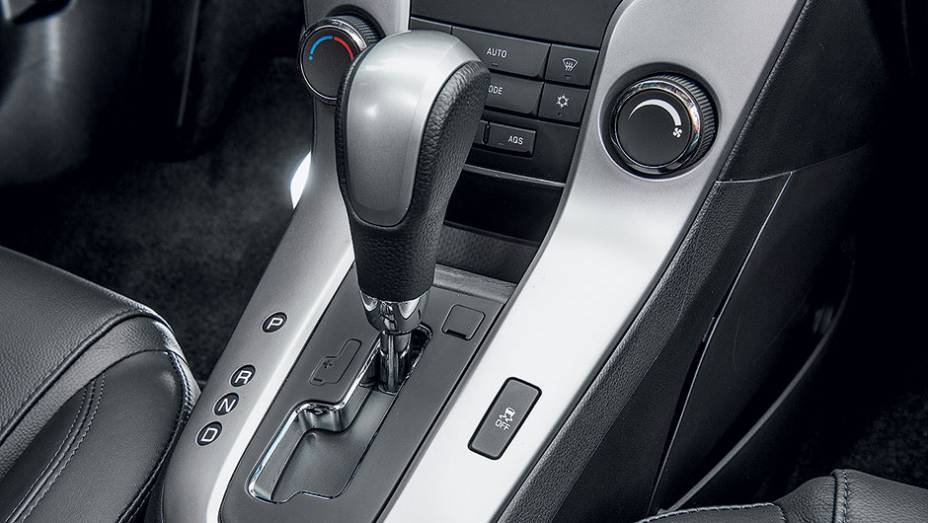 Controle de estabilidade: só no Cruze é equipamento de série | <a href="https://beta-develop.quatrorodas.abril.com.br/carros/comparativos/peugeot-308-x-hyundai-i30-x-chevrolet-cruze-740626.shtml" rel="migration">Leia mais</a> Controle de estabilidade: só no Cruze é equipamento de série | <a href="https://beta-develop.quatrorodas.abril.com.br/carros/comparativos/peugeot-308-x-hyundai-i30-x-chevrolet-cruze-740626.shtml" rel="migration">Leia mais</a>