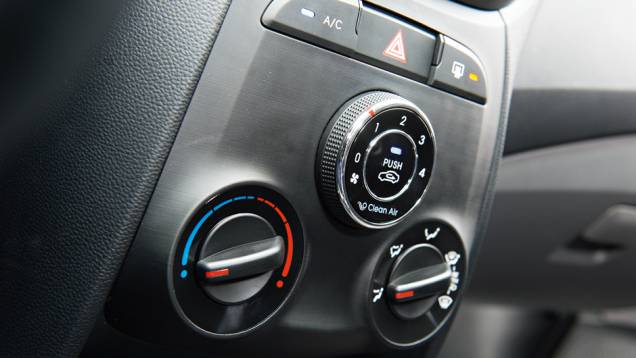 Ar-condicionado: outro item de s&eacute;rie | <a href="https://beta-develop.quatrorodas.abril.com.br/carros/testes/hyundai-hb20s-740012.shtml" rel="migration">Leia mais</a>