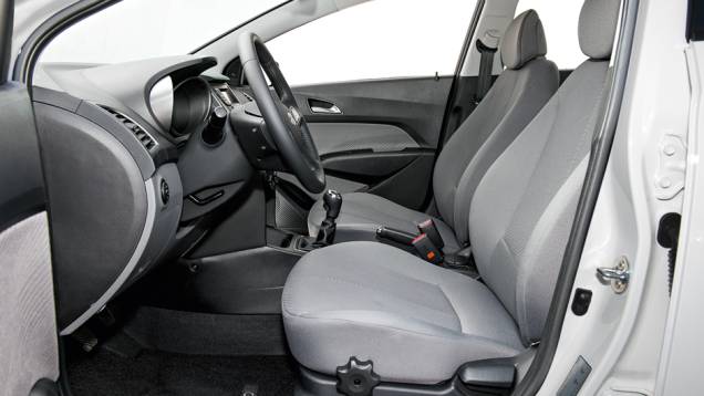 Tons de cinza: decora&ccedil;&atilde;o atual | <a href="https://beta-develop.quatrorodas.abril.com.br/carros/testes/hyundai-hb20s-740012.shtml" rel="migration">Leia mais</a>