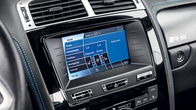 Tela da central multimídia é sensível ao toque | <a href="https://beta-develop.quatrorodas.abril.com.br/carros/testes/jaguar-xkr-s-740665.shtml" rel="migration">Leia mais</a> Tela da central multimídia é sensível ao toque | <a href="https://beta-develop.quatrorodas.abril.com.br/carros/testes/jaguar-xkr-s-740665.shtml" rel="migration">Leia mais</a>
