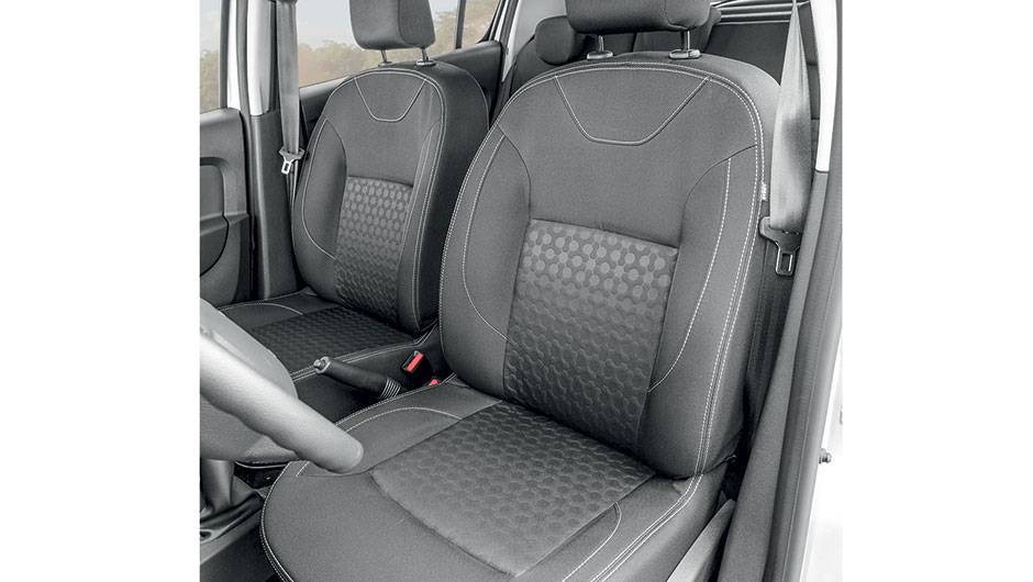 Sem altera&ccedil;&atilde;o de entre-eixos, espa&ccedil;o continua igual | <a href="https://beta-develop.quatrorodas.abril.com.br/carros/impressoes/dacia-sandero-740710.shtml" rel="migration">Leia mais</a>