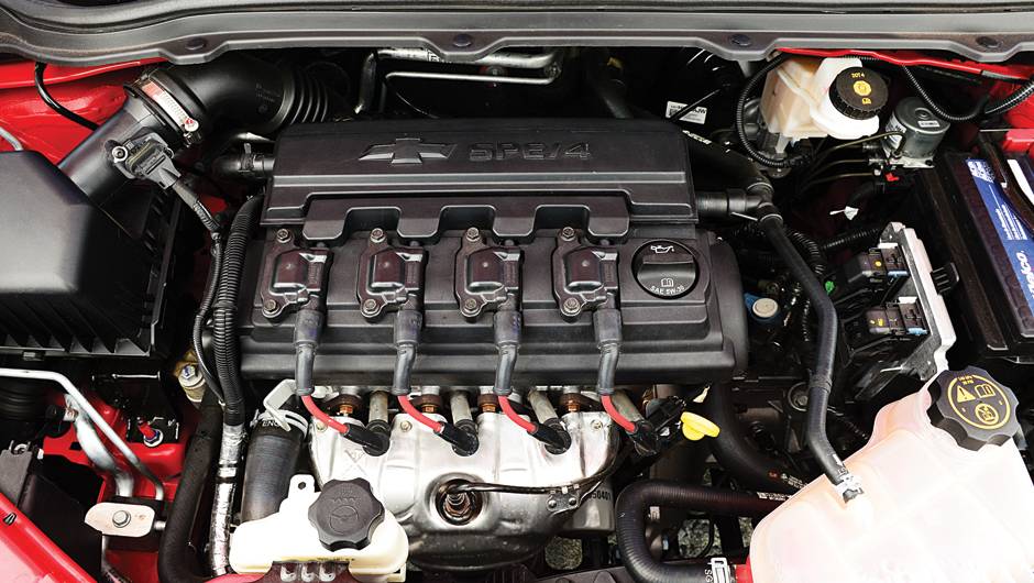 Na comparação com o rival, o câmbio tem engates menos suaves e o motor não empolga tanto | <a href="https://beta-develop.quatrorodas.abril.com.br/carros/comparativos/chevrolet-prisma-ltz-x-hyundai-hb20s-premium-740129.shtml" rel="migration">Leia mais</a> Na comparação com o rival, o câmbio tem engates menos suaves e o motor não empolga tanto | <a href="https://beta-develop.quatrorodas.abril.com.br/carros/comparativos/chevrolet-prisma-ltz-x-hyundai-hb20s-premium-740129.shtml" rel="migration">Leia mais</a>