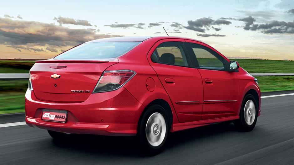Brake-light &eacute; incrustado na tampa traseira | <a href="https://beta-develop.quatrorodas.abril.com.br/carros/comparativos/chevrolet-prisma-ltz-x-hyundai-hb20s-premium-740129.shtml" rel="migration">Leia mais</a>