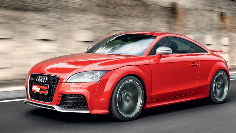 TT RS: linhas e desempenho de esportivo | <a href="https://beta-develop.quatrorodas.abril.com.br/carros/impressoes/audi-tt-rs-743371.shtml" rel="migration">Leia mais</a>