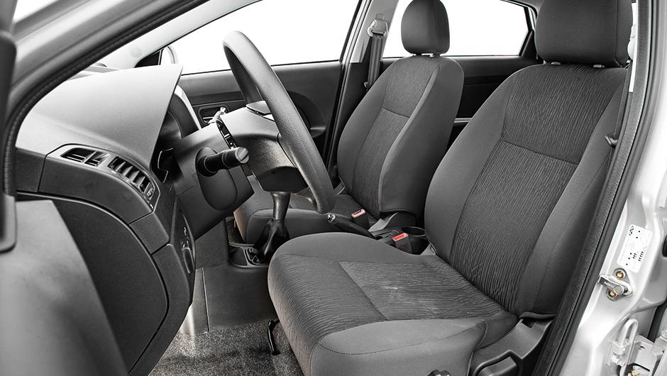 Bancos têm espuma dura... | <a href="https://beta-develop.quatrorodas.abril.com.br/carros/comparativos/jac-j3-1-5-s-x-chery-celer-1-5-744920.shtml" rel="migration">Leia mais</a> Bancos têm espuma dura... | <a href="https://beta-develop.quatrorodas.abril.com.br/carros/comparativos/jac-j3-1-5-s-x-chery-celer-1-5-744920.shtml" rel="migration">Leia mais</a>