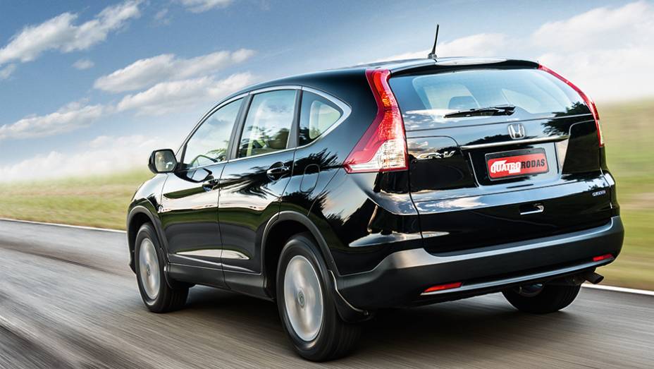 Honda trocou de plataforma, mas manteve linhas do antecessor | <a href="https://beta-develop.quatrorodas.abril.com.br/carros/comparativos/honda-cr-v-x-hyundai-ix35-744731.shtml" rel="migration">Leia mais</a>