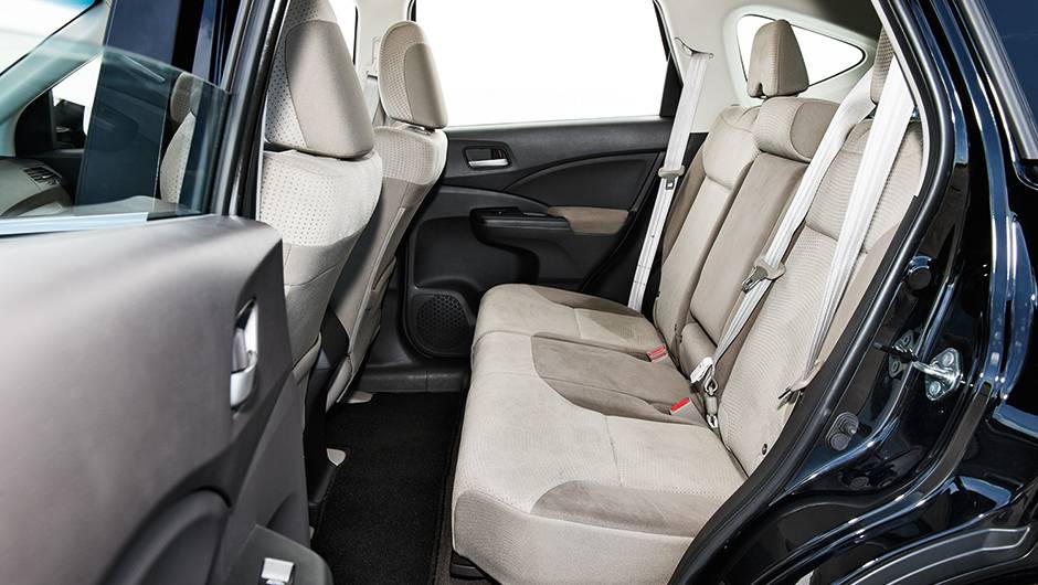 Assento traseiro modular é escamoteável | <a href="https://beta-develop.quatrorodas.abril.com.br/carros/comparativos/honda-cr-v-x-hyundai-ix35-744731.shtml" rel="migration">Leia mais</a> Assento traseiro modular é escamoteável | <a href="https://beta-develop.quatrorodas.abril.com.br/carros/comparativos/honda-cr-v-x-hyundai-ix35-744731.shtml" rel="migration">Leia mais</a>
