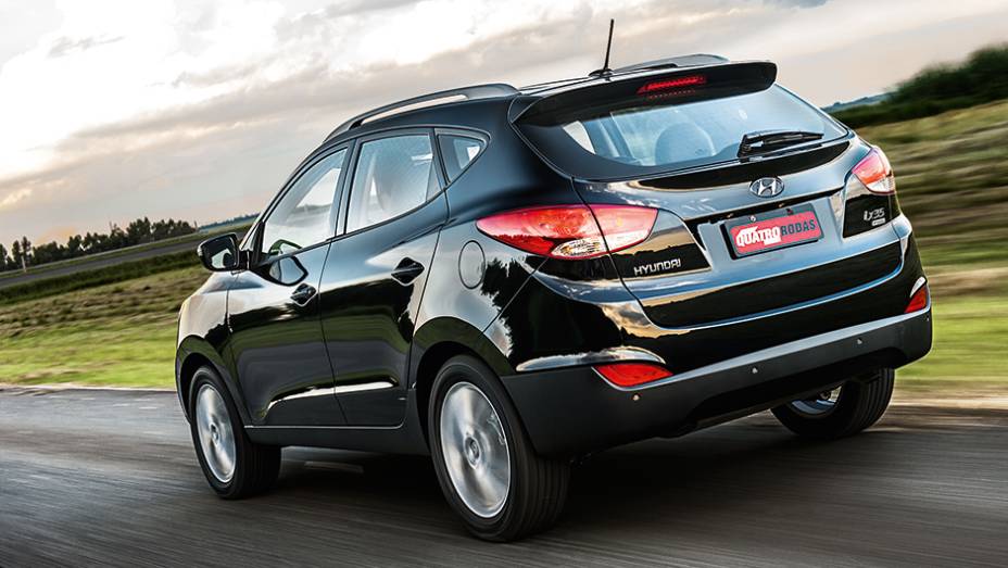 Lançado em 2010, visual do coreano continua em dia | <a href="https://beta-develop.quatrorodas.abril.com.br/carros/comparativos/honda-cr-v-x-hyundai-ix35-744731.shtml" rel="migration">Leia mais</a> Lançado em 2010, visual do coreano continua em dia | <a href="https://beta-develop.quatrorodas.abril.com.br/carros/comparativos/honda-cr-v-x-hyundai-ix35-744731.shtml" rel="migration">Leia mais</a>