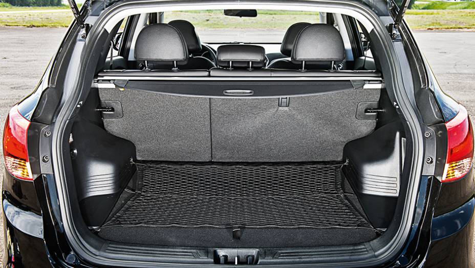 ...bem como o volume do porta-malas | <a href="https://beta-develop.quatrorodas.abril.com.br/carros/comparativos/honda-cr-v-x-hyundai-ix35-744731.shtml" rel="migration">Leia mais</a> ...bem como o volume do porta-malas | <a href="https://beta-develop.quatrorodas.abril.com.br/carros/comparativos/honda-cr-v-x-hyundai-ix35-744731.shtml" rel="migration">Leia mais</a>