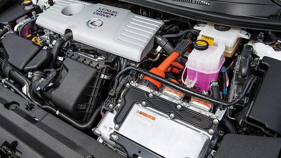 Juntos, motores produzem 136 cv de potência | <a href="https://beta-develop.quatrorodas.abril.com.br/carros/lancamentos/lexus-ct-200h-f-sport-743425.shtml" rel="migration">Leia mais</a> Juntos, motores produzem 136 cv de potência | <a href="https://beta-develop.quatrorodas.abril.com.br/carros/lancamentos/lexus-ct-200h-f-sport-743425.shtml" rel="migration">Leia mais</a>