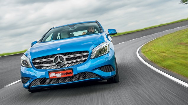 Formato da grade frontal lembra a do esportivo SLS | <a href="https://beta-develop.quatrorodas.abril.com.br/carros/testes/mercedes-benz-200-urban-742618.shtml" rel="migration">Leia mais</a> Formato da grade frontal lembra a do esportivo SLS | <a href="https://beta-develop.quatrorodas.abril.com.br/carros/testes/mercedes-benz-200-urban-742618.shtml" rel="migration">Leia mais</a>