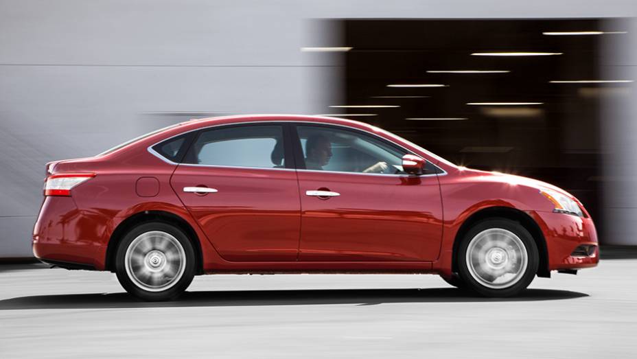 Seu entre-eixos &eacute; 10 cm maior que o do rival Corolla | <a href="https://beta-develop.quatrorodas.abril.com.br/carros/impressoes/nissan-sentra-1-8-744751.shtml" rel="migration">Leia mais</a>