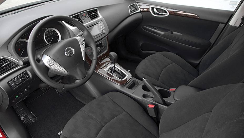 Na versão SL, o câmbio é CVT; a básica S vem com um manual de seis marchas | <a href="https://beta-develop.quatrorodas.abril.com.br/carros/impressoes/nissan-sentra-1-8-744751.shtml" rel="migration">Leia mais</a> Na versão SL, o câmbio é CVT; a básica S vem com um manual de seis marchas | <a href="https://beta-develop.quatrorodas.abril.com.br/carros/impressoes/nissan-sentra-1-8-744751.shtml" rel="migration">Leia mais</a>