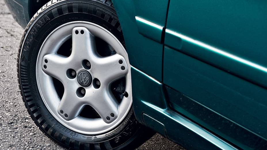 Discos ventilados eram novidade na segunda geração | <a href="https://beta-develop.quatrorodas.abril.com.br/carros/classicos-brasileiros/volkswagen-quantum-segunda-geracao-746867.shtml" rel="migration">Leia mais</a> Discos ventilados eram novidade na segunda geração | <a href="https://beta-develop.quatrorodas.abril.com.br/carros/classicos-brasileiros/volkswagen-quantum-segunda-geracao-746867.shtml" rel="migration">Leia mais</a>