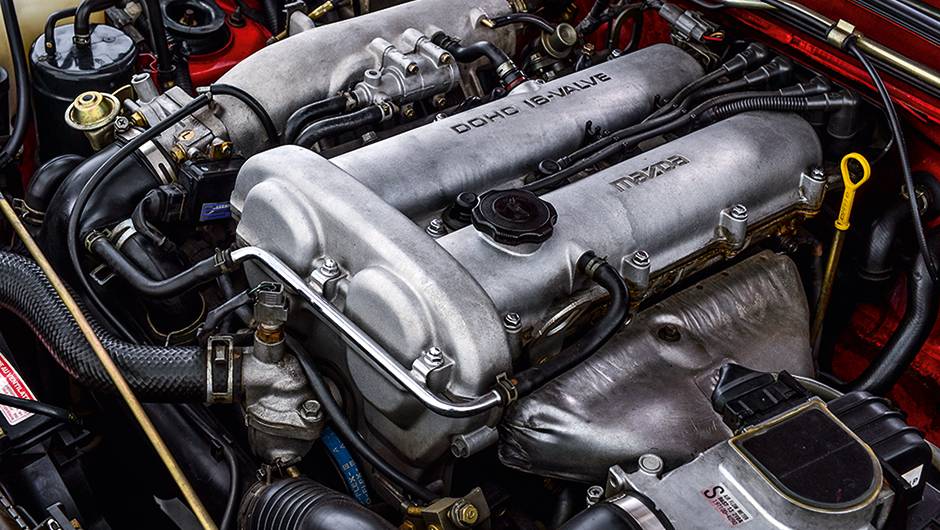 O 1.6 tinha só 116 cv, mas dava conta dos 940 kg do MX-5 | <a href="https://beta-develop.quatrorodas.abril.com.br/carros/classicos-grandescarros/mazda-mx-5-miata-747828.shtml" rel="migration">Leia mais</a> O 1.6 tinha só 116 cv, mas dava conta dos 940 kg do MX-5 | <a href="https://beta-develop.quatrorodas.abril.com.br/carros/classicos-grandescarros/mazda-mx-5-miata-747828.shtml" rel="migration">Leia mais</a>