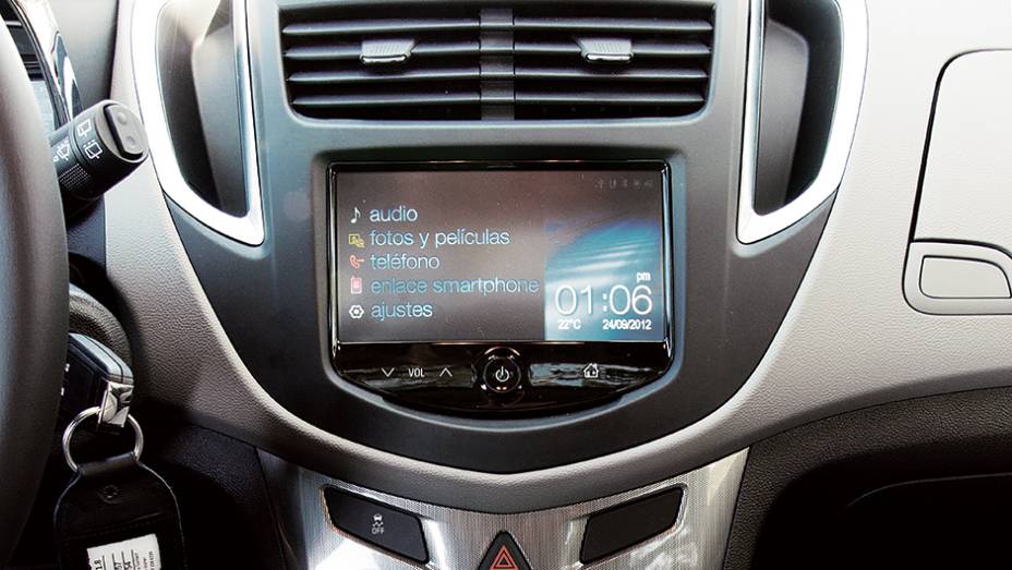 Todos os Tracker terão o mesmo sistema multimídia do Onix | <a href="https://beta-develop.quatrorodas.abril.com.br/carros/impressoes/chevrolet-tracker-747577.shtml" rel="migration">Leia mais</a> Todos os Tracker terão o mesmo sistema multimídia do Onix | <a href="https://beta-develop.quatrorodas.abril.com.br/carros/impressoes/chevrolet-tracker-747577.shtml" rel="migration">Leia mais</a>