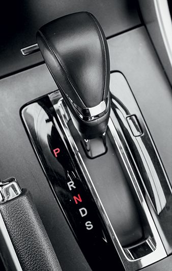 C&acirc;mbio tem modo de trocas esportivas e indica&ccedil;&atilde;o de marcha no veloc&iacute;metro | <a href="https://beta-develop.quatrorodas.abril.com.br/carros/testes/honda-accord-748896.shtml" rel="migration">Leia mais</a>
