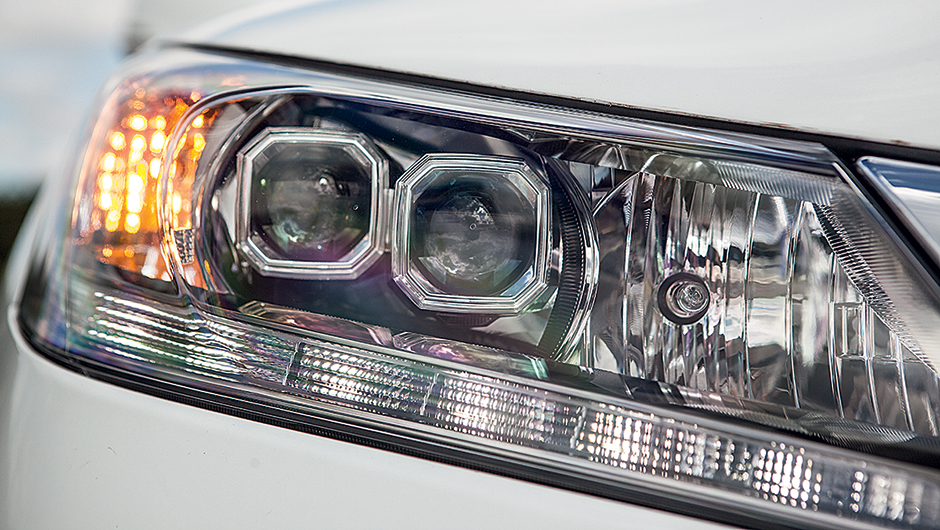 Far&oacute;is com duplo feixe de led | <a href="https://beta-develop.quatrorodas.abril.com.br/carros/testes/honda-accord-748896.shtml" rel="migration">Leia mais</a>