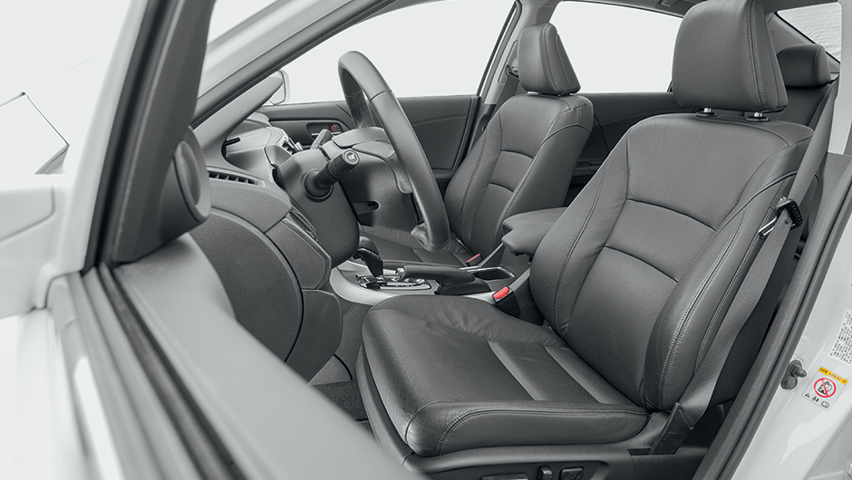 Dist&acirc;ncia para as pernas: 1,08 metro na dianteira e 0,98 metro na traseira | <a href="https://beta-develop.quatrorodas.abril.com.br/carros/testes/honda-accord-748896.shtml" rel="migration">Leia mais</a>