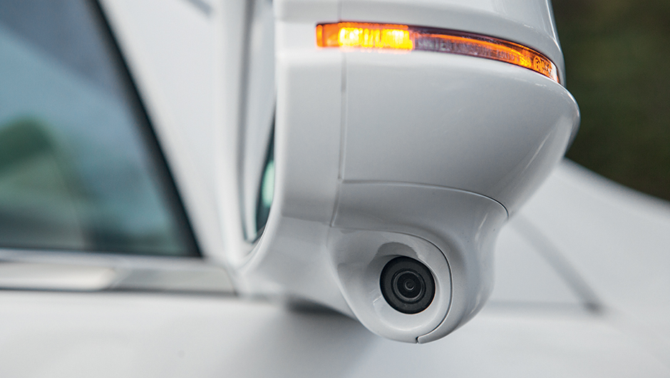 Para acionar c&acirc;mera de ponto cego, basta apertar um bot&atilde;o... | <a href="https://beta-develop.quatrorodas.abril.com.br/carros/testes/honda-accord-748896.shtml" rel="migration">Leia mais</a>
