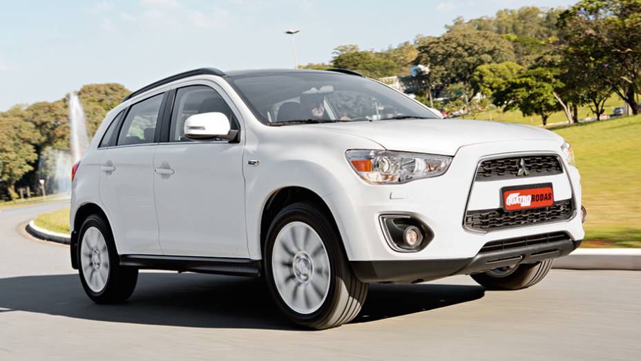 No Brasil desde 2010, passou por leve reestilização no começo do ano | <a href="https://beta-develop.quatrorodas.abril.com.br/carros/lancamentos/mitsubishi-asx-awd-748892.shtml" rel="migration">Leia mais</a>